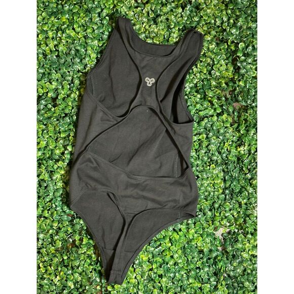 Aritzia TNAction TnaBUTTER™ Finesse Bodysuit Size XS - Picture 4 of 5
